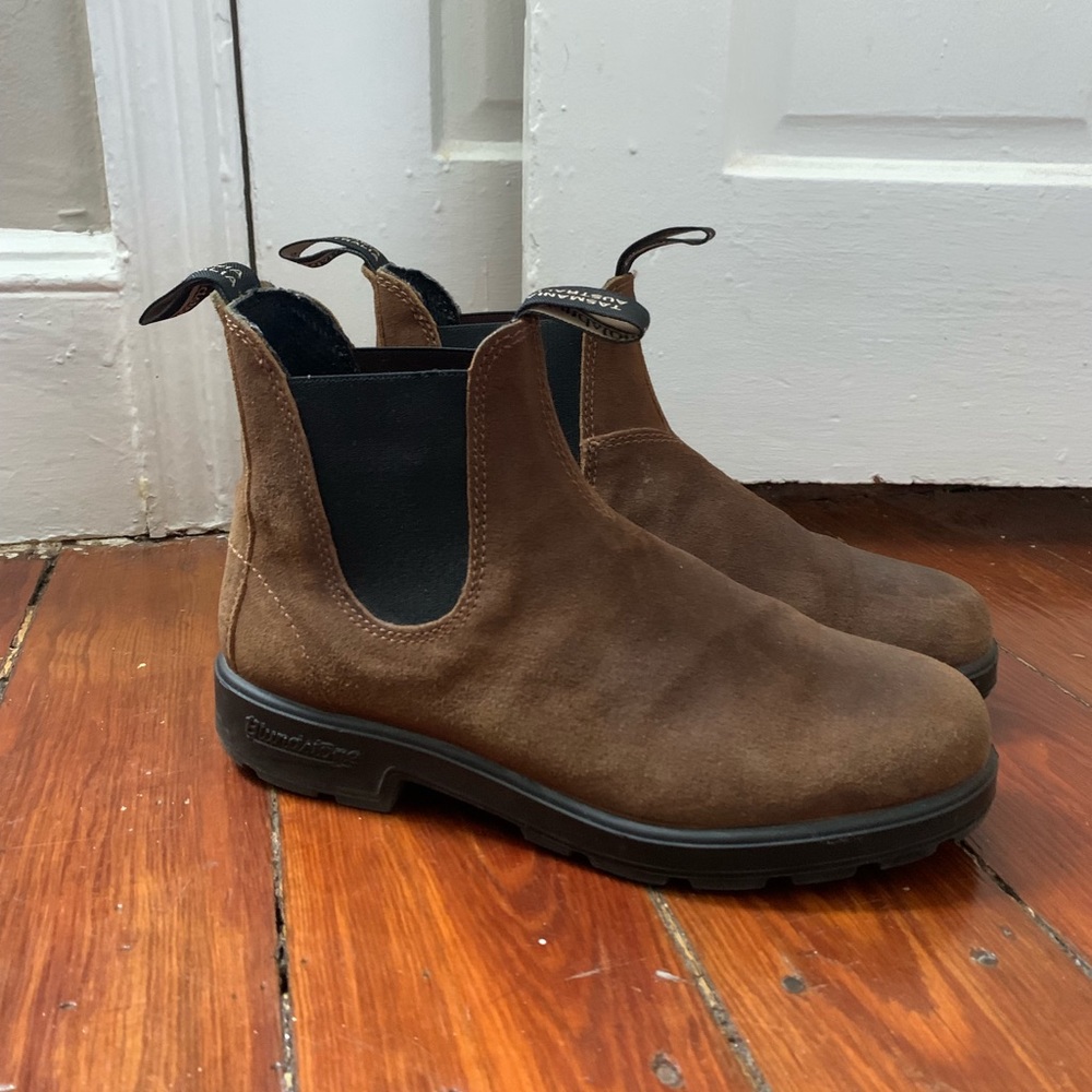 Suede Blundstone Chelsea Boots